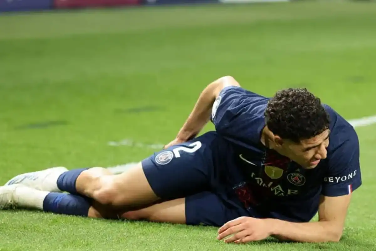 Hakimi se lesionó durante el partido entre PSG y Bayern Múnich.