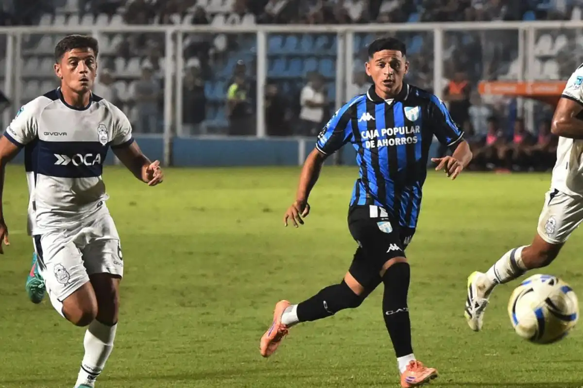 Leonel Vega debutó frente a Gimnasia de La Plata en el actual torneo Apertura.