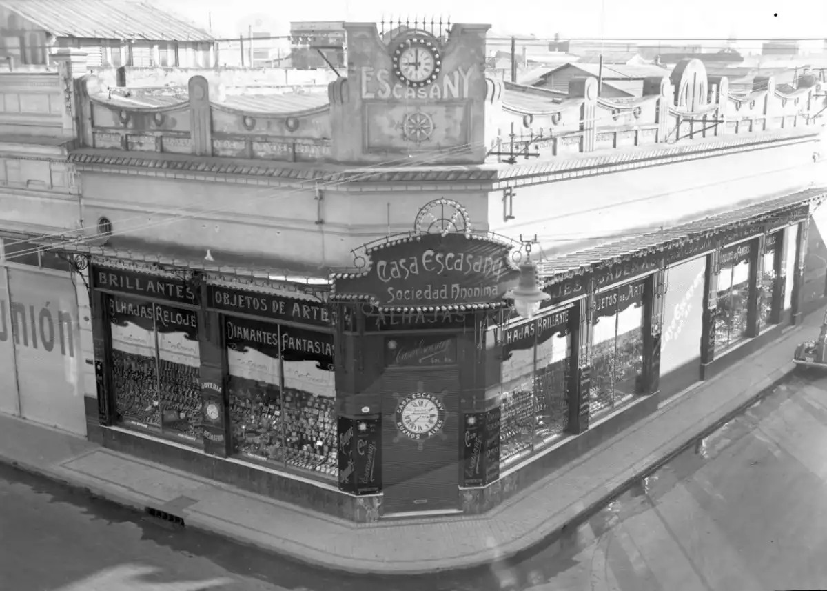 Recuerdos fotográficos: Casa Escasany le daba a Tucumán la “hora exacta”