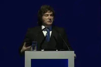 Milei habló ante empresarios tras la exposición de Adorni: No voy a aceptar la psicopateada de los kukas y los periodistas