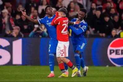 Ley Vinícius: La IFAB aprobó una regla para expulsar a los jugadores que se tapen la boca para insultar