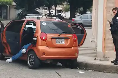 Misterio en el auto: encuentran muerto a un exjugador ecuatoriano tras una reunión con tres mujeres