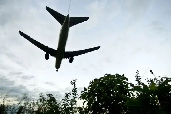 Vuelos más caros: aumenta la tasa de seguridad y se trasladará a los precios de los pasajes