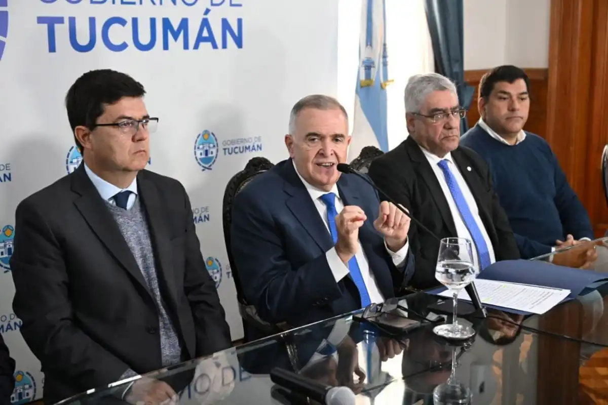 EN CASA DE GOBIERNO. El gobernador Jaldo planteó sus ideas. 