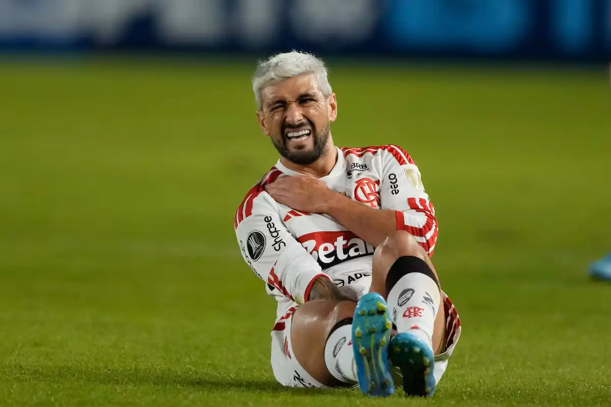 Alerta en Uruguay: De Arrascaeta sufrió una fractura y peligra su presencia en el Mundial