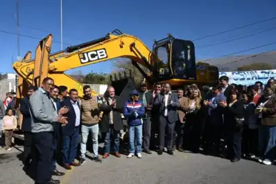 Jaldo entregó maquinaria en Tafí del Valle con una inversión de más de $349 millones