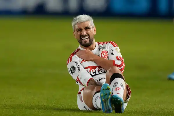 Alerta en Uruguay: De Arrascaeta sufrió una fractura y ¿se pierde el Mundial?