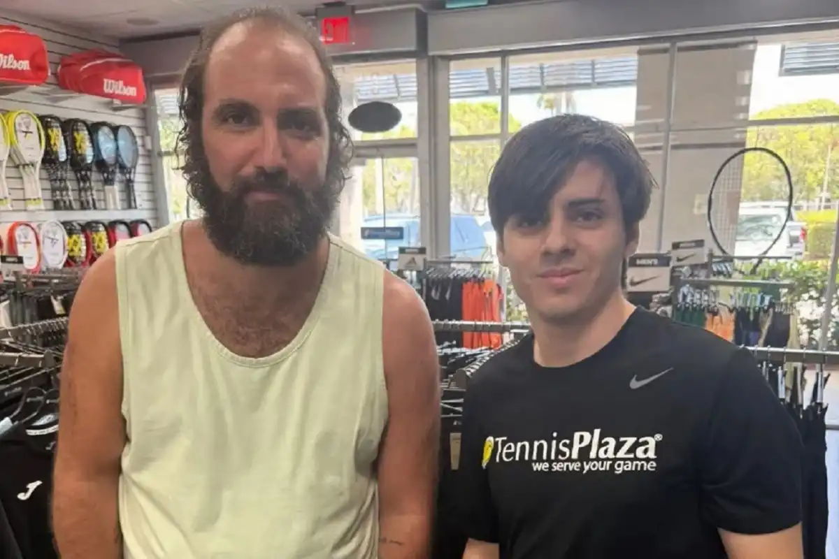Un joven se encontró a Higuaín en Miami y la foto se hizo viral en redes alrededor del mundo.
