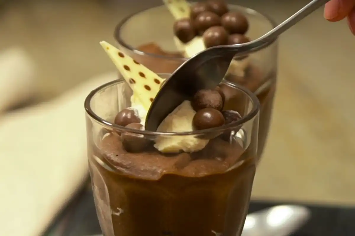 El postre de chocolate sin azúcar que se volvió viral por ser saludable y fácil de preparar