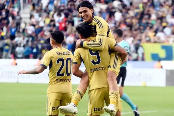 Boca golpeó en el momento justo, venció a Central Córdoba y manda en su zona en el Apertura