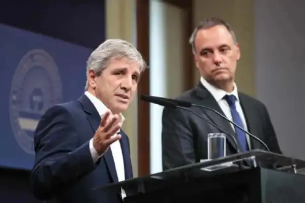 Luis Caputo respaldó a Adorni y aseguró: “Nadie va a dejar de invertir por la declaración jurada”