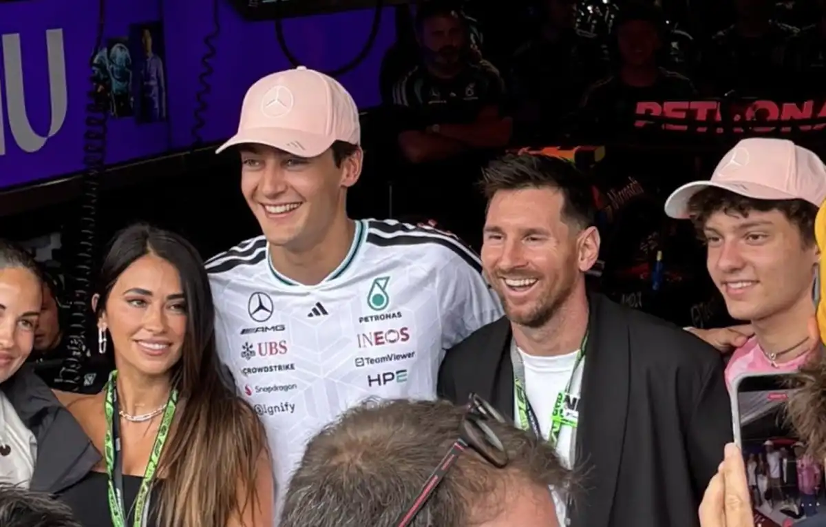 Lionel Messi junto a Andrea Kimi Antonelli y George Russell.
