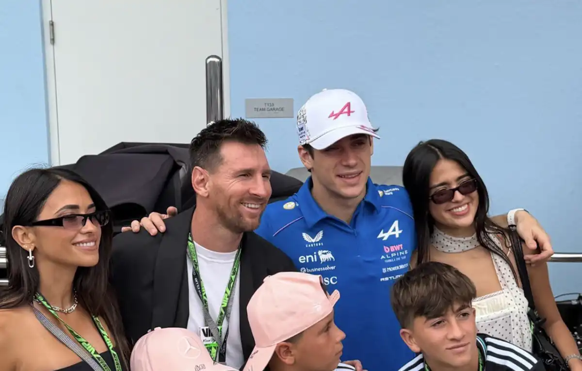 Messi se tomó una foto con Colapinto en la previa al GP de Miami.