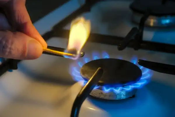 2,5 millones de hogares dejaron de recibir ayuda en luz y gas