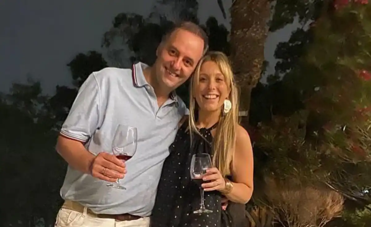 Manuel Adorni y su esposa, Bettina Angeletti, en una foto de 2021. 