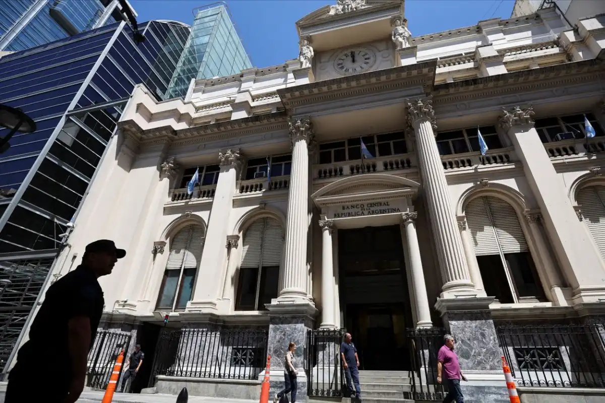 COSECHA DE DÓLARES. Durante abril, el Banco Central acumuló adquisiciones por U$$ 2.770 millones.