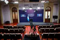 Adorni vuelve a las conferencias mientras avanza su causa
