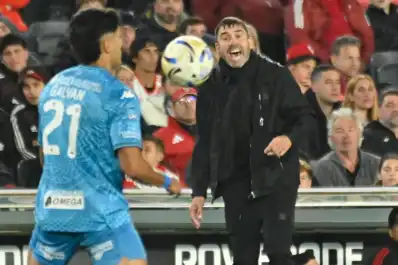 “Fue el peor partido desde que estoy acá”: la dura autocrítica de Coudet tras la derrota con Atlético