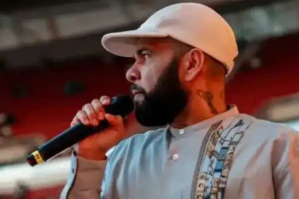 “Estuve 14 meses en la cárcel, ahí Cristo me hizo libre”: Dani Alves reapareció como predicador en Madrid
