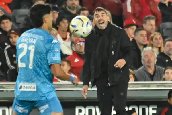 “Fue el peor partido desde que estoy acá”: la dura autocrítica de Coudet tras la derrota con Atlético