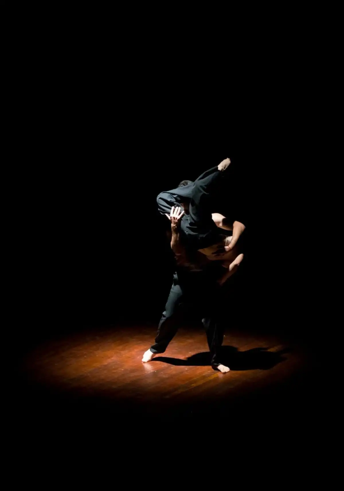 UNA LABOR INTERCÁTEDRA. Registros tomados en ensayos de danza.