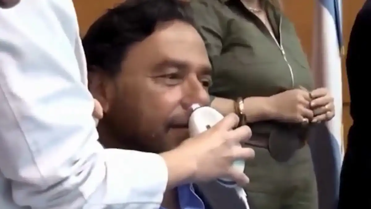 El gobernador de Salta, Gustavo Sáenz, se realizó un narcotest 