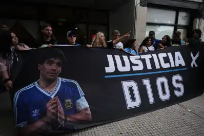 ¿Maradona agonizó 12 horas?: declaran los forenses que le hicieron la autopsia a Diego Armando Maradona