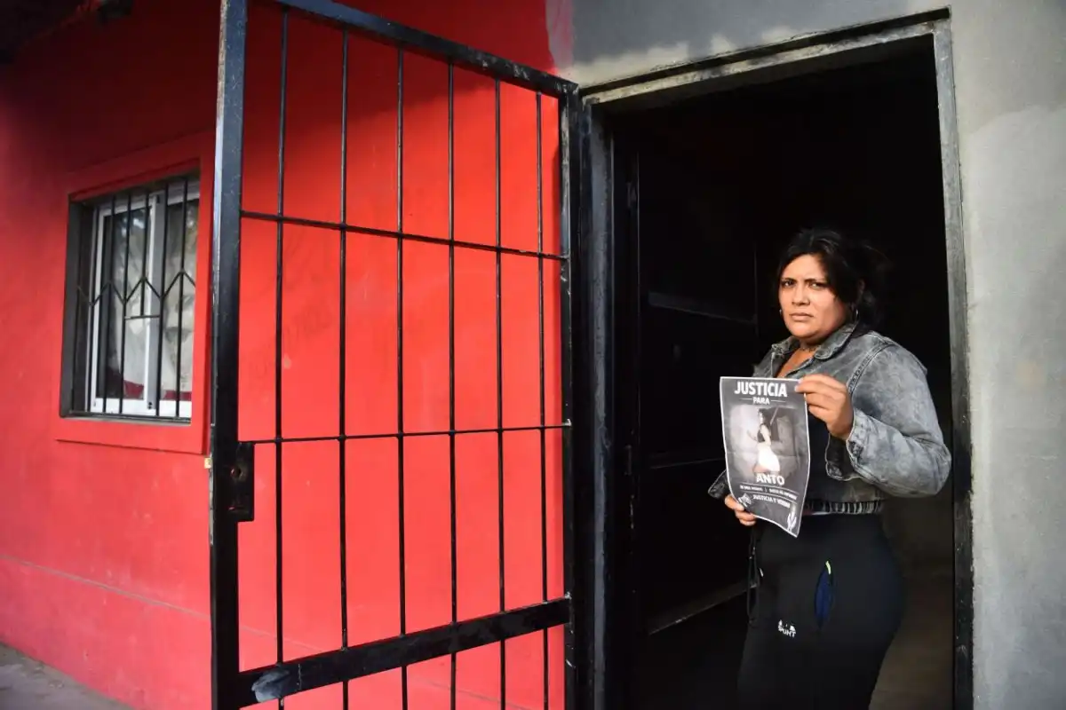 SOSPECHA. La familia de Érika Antonella Álvarez insiste en que pudo haber visto algo que involucraba a los autores del crimen y por eso la mataron.