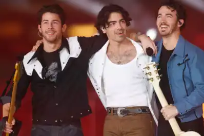 Joe Jonas abrió figuritas del Mundial 2026 en pleno show y no le tocó Messi: “Está en nuestros corazones”