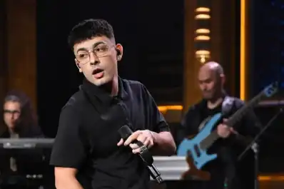 Made in Argentina: Trueno reversionó a los Wachiturros en el programa de Jimmy Fallon y presentó su disco “Turr4zo”