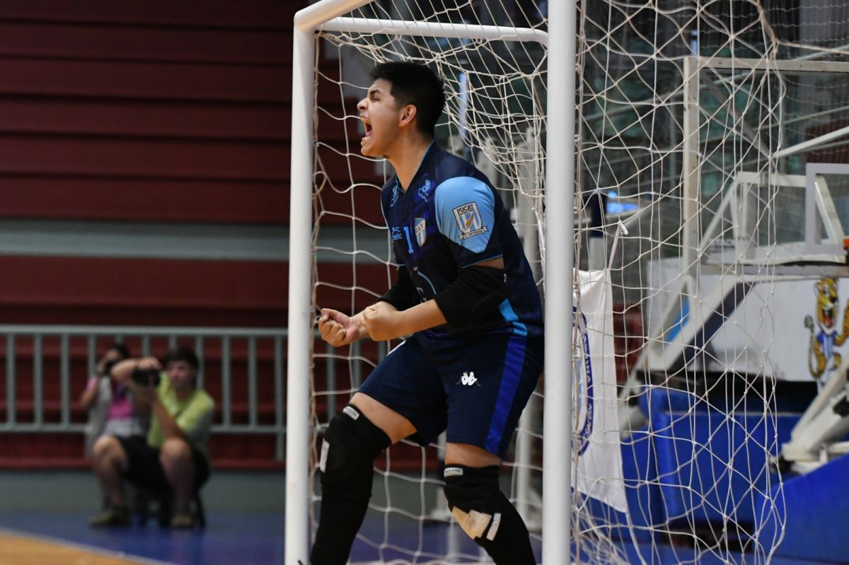 CLAVE. Joaquín Campos atajó dos penales en la tanda final.