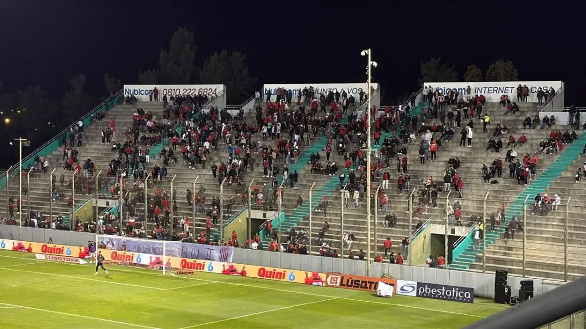 Los tucumanos empiezan a colmar la tribuna