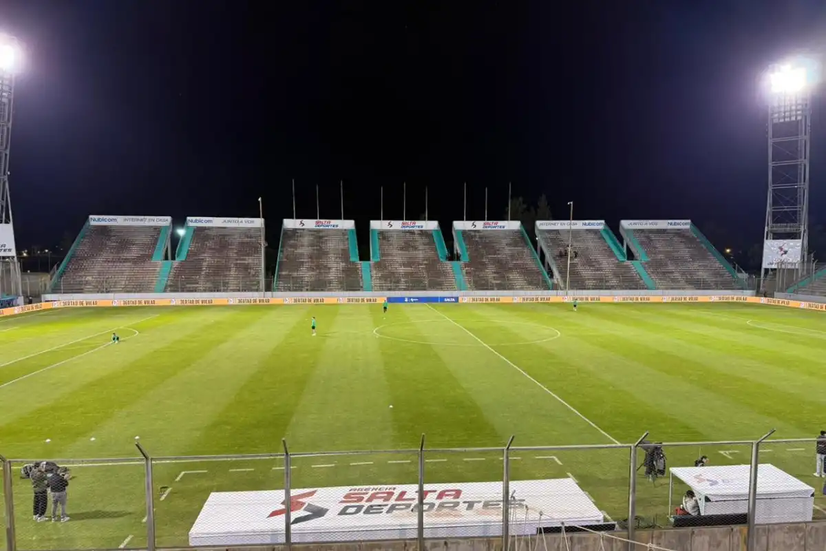 ESCENARIO. El campo de juego sigue siendo uno de los puntos más valorados del Martearena por dirigentes y organizadores.