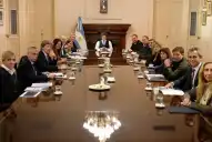 Tensa reunión de Gabinete: Javier y Karina Milei volvieron a respaldar a Adorni