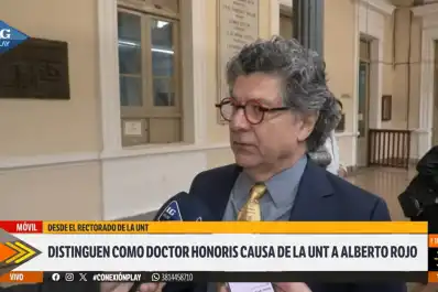 Alberto Rojo recibió el Doctorado Honoris Causa de la UNT y reivindicó el valor de la educación pública