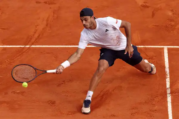 Masters de Roma: Cerúndolo brilló en su debut y Báez cayó, en una jornada marcada por la derrota de Djokovic