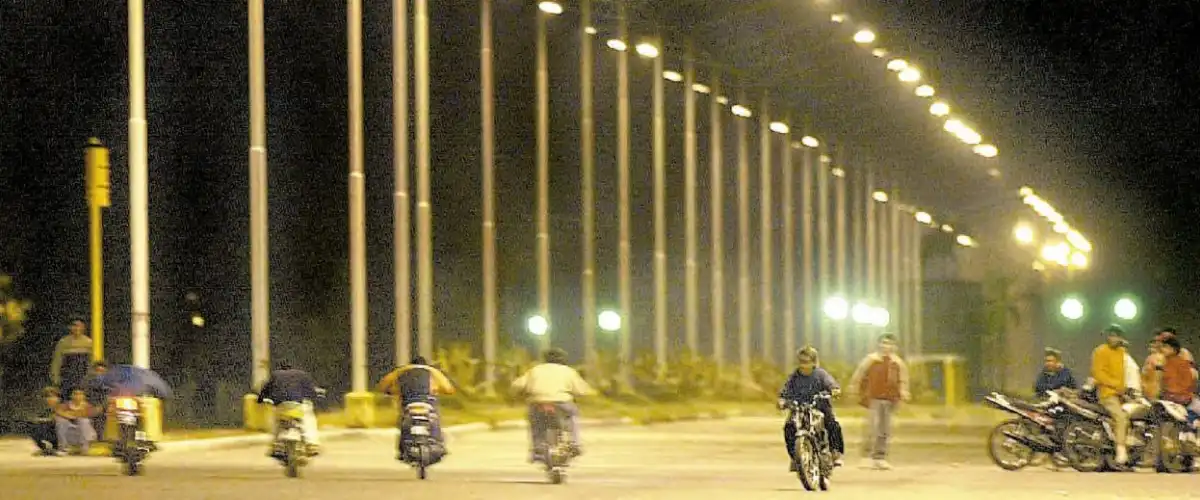 Recuerdos fotográficos: 2003. Picadas de madrugada por la pista del ex aeropuerto