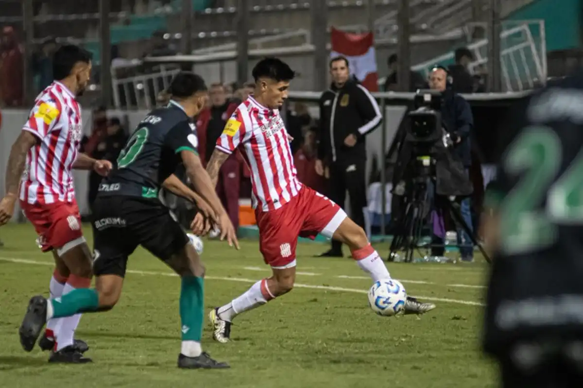 A 12 PASOS. San Martín hizo méritos para llevarse el partido, pero pagó caro el gol del empate y se quedó sin nada tras la serie de penales.