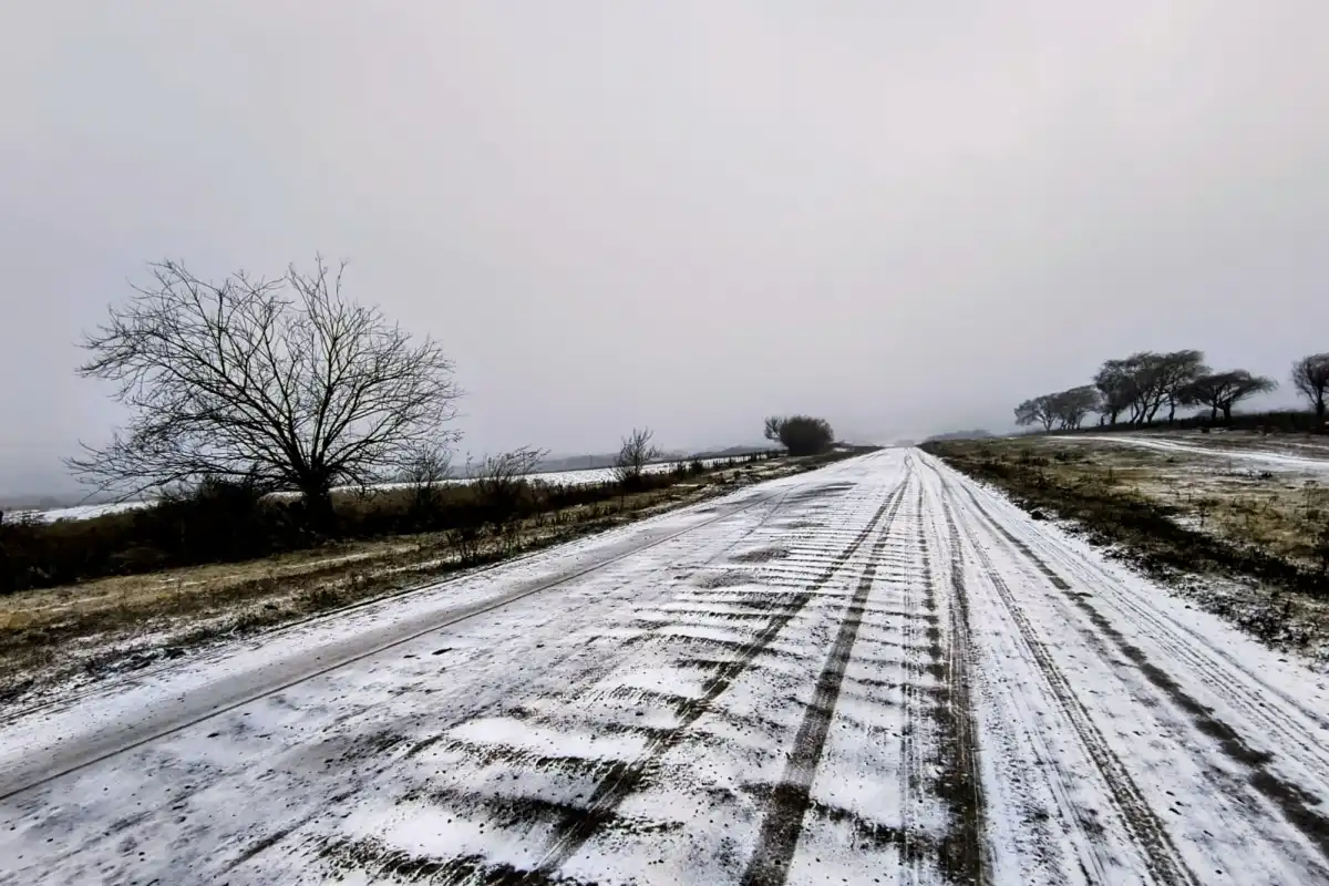 ATENCIÓN CONDUCTORES. Cortaron un tramo de la ruta 307 en Tafí del Valle por presencia de hielo en la calzada.