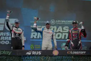 Mario Valle se quedó con la primera carrera del Turismo Carretera 2000 en Termas de Río Hondo