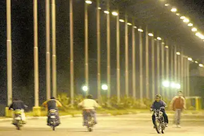 Recuerdos fotográficos: 2003. Picadas de madrugada por la pista del ex aeropuerto