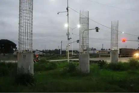 Negocian la rescisión del Acceso Sur, a cinco años de su licitación
