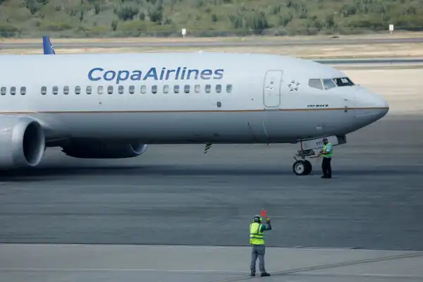 Santa Fe: detuvieron a una pareja por intentar tener sexo en un avión