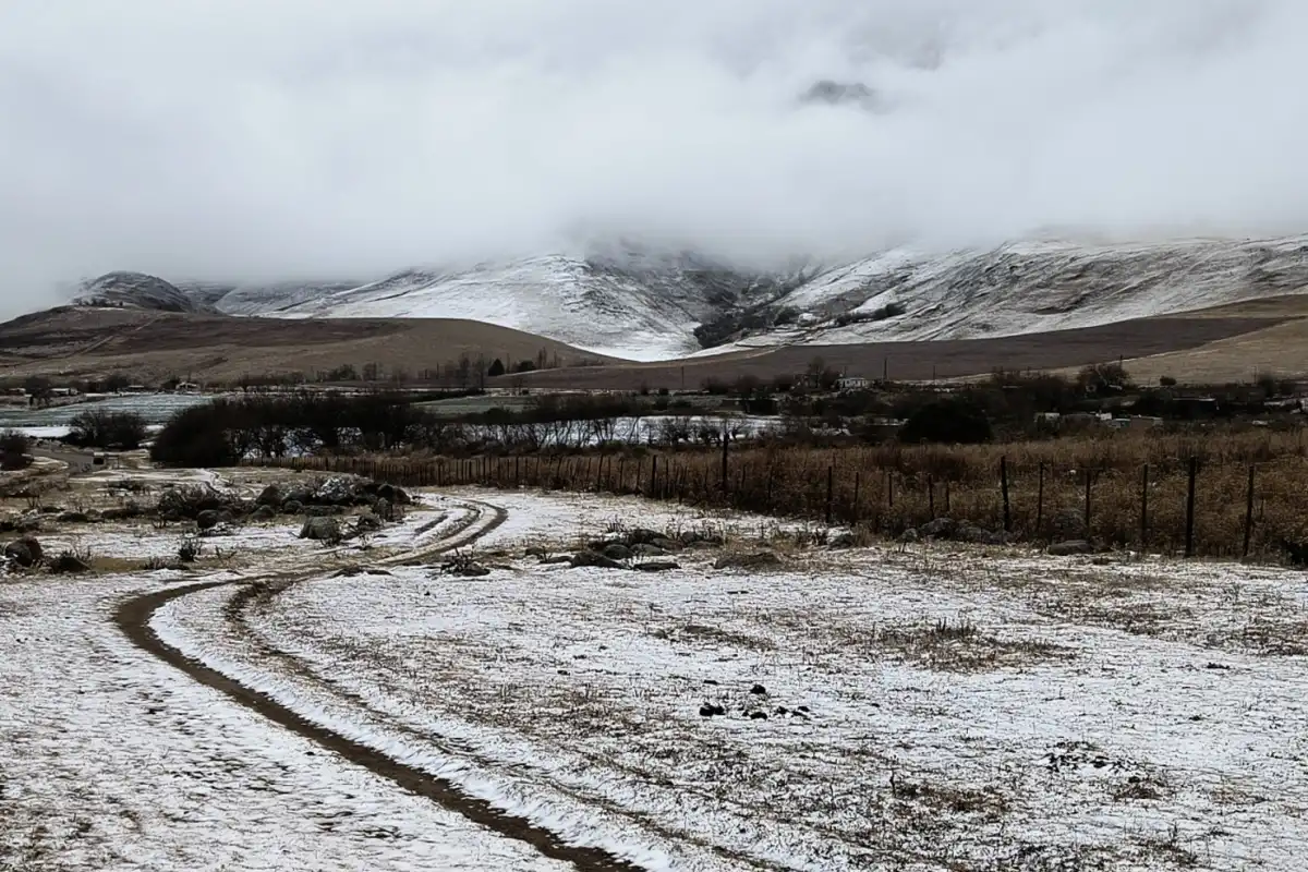 Una postal de la nieve que cubrió a Tafí del Valle.