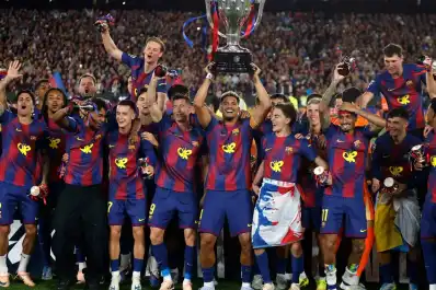 Barcelona goleó al Real Madrid y salió campeón en un clásico para la historia