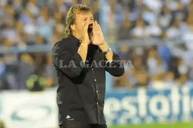 En la última década, dirigiendo en Primera, el Ruso Zienlinski perdió un sólo clásico: contra San Martín en Atlético Tucumán