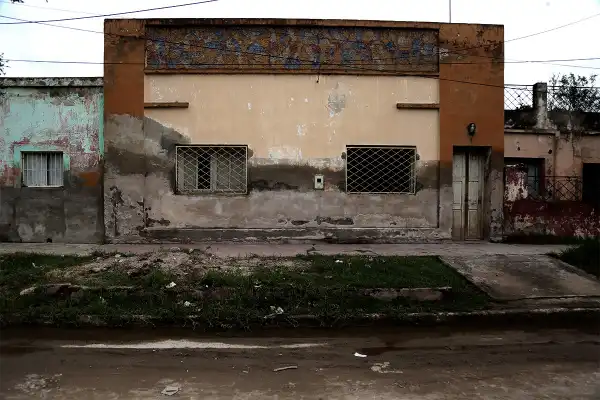 Las cicatrices del agua: las marcas que dejaron las inundaciones en La Madrid y que marcan la profundidad de las tragedias