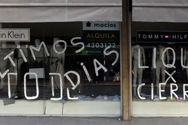 Las ventas minoristas volvieron a caer en abril y la crisis se extiende