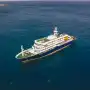 El crucero con hantavirus llega a Canarias con control sanitario