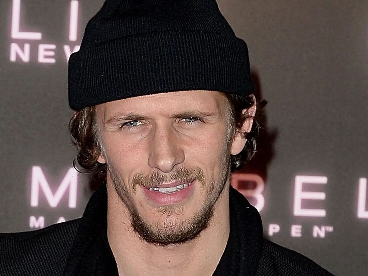 Investigan las causas de la trágica muerte del artista y modelo Jake Hall 